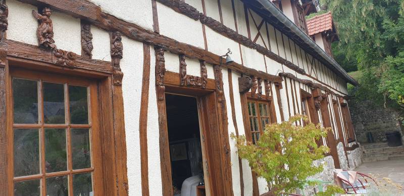 RENOVATION EN LASURE SUR LES COLOMBAGES EXTERIEURES